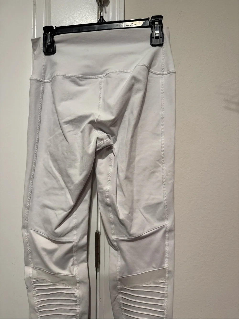 ALO Yoga White Ribbed Moto-Style Leggings size Large